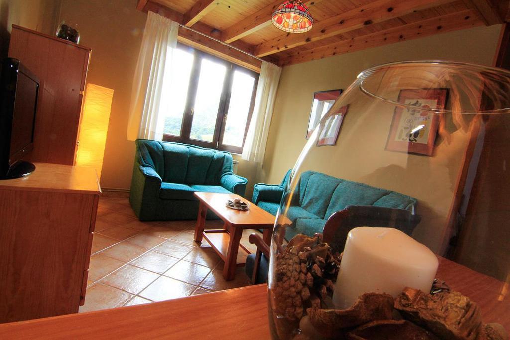 Apartamentos Rurales "Les Escueles De Collia" Ruang foto