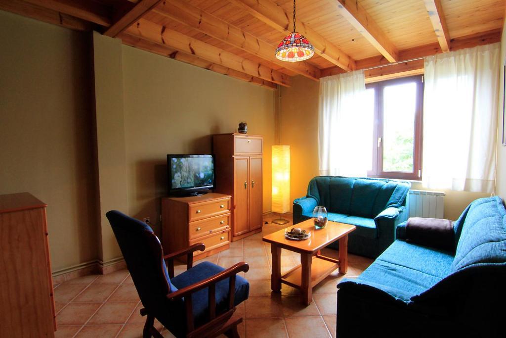 Apartamentos Rurales "Les Escueles De Collia" Ruang foto