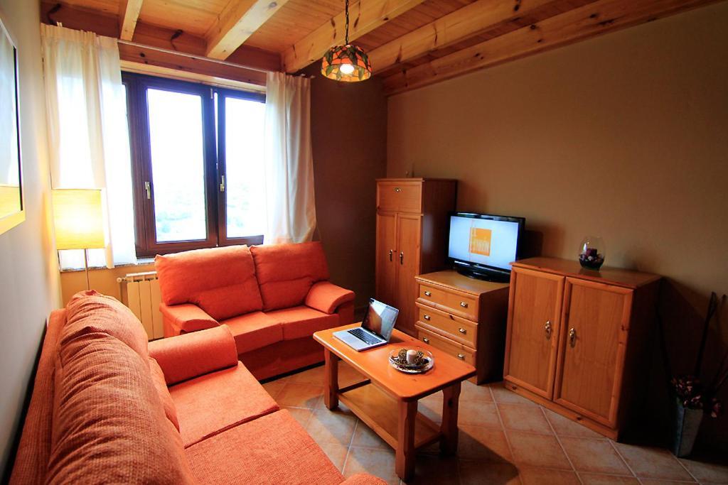 Apartamentos Rurales "Les Escueles De Collia" Ruang foto