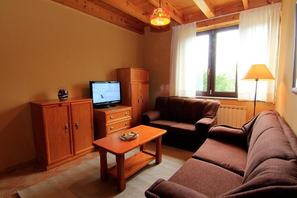 Apartamentos Rurales "Les Escueles De Collia" Bagian luar foto