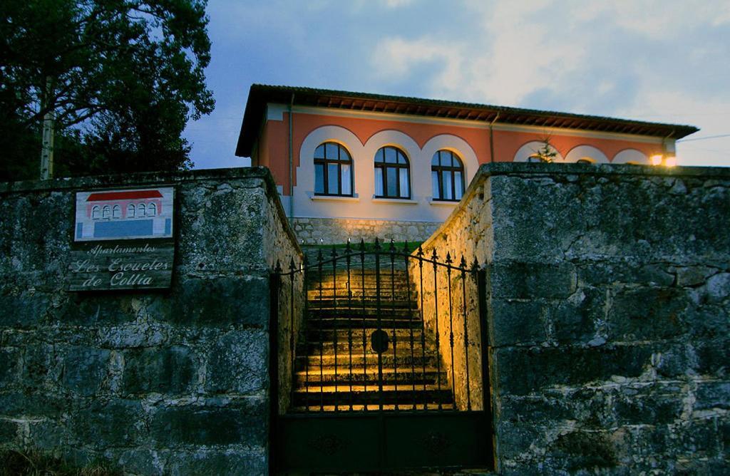 Apartamentos Rurales "Les Escueles De Collia" Bagian luar foto