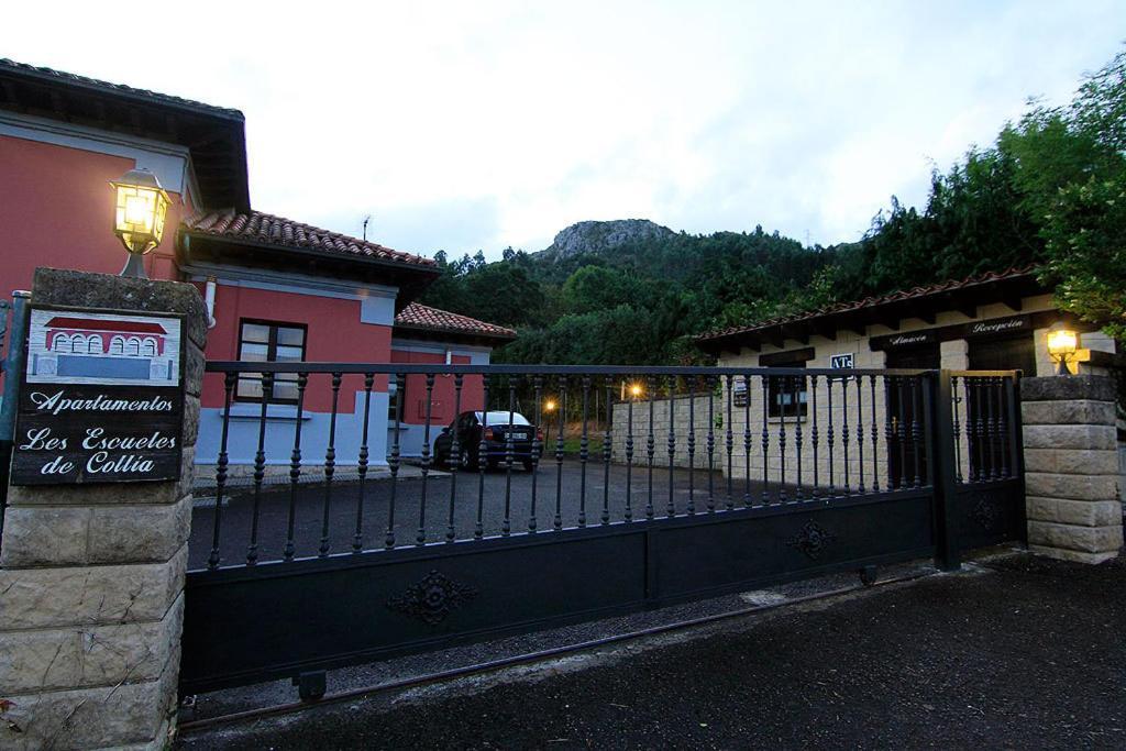 Apartamentos Rurales "Les Escueles De Collia" Bagian luar foto