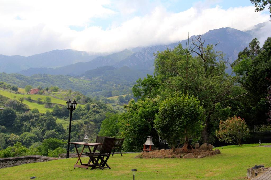 Apartamentos Rurales "Les Escueles De Collia" Bagian luar foto