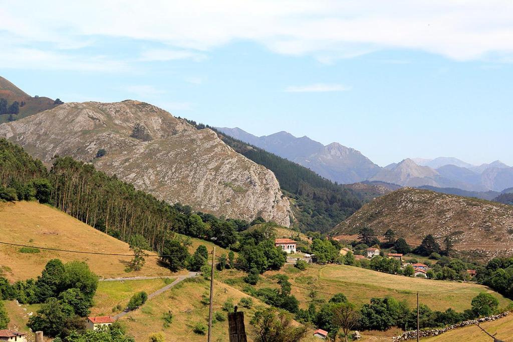 Apartamentos Rurales "Les Escueles De Collia" Bagian luar foto