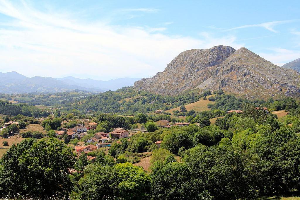 Apartamentos Rurales "Les Escueles De Collia" Bagian luar foto
