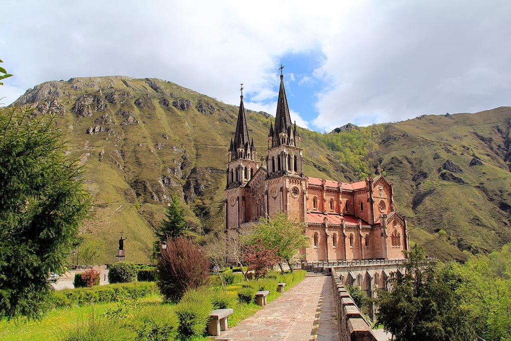 Apartamentos Rurales "Les Escueles De Collia" Bagian luar foto